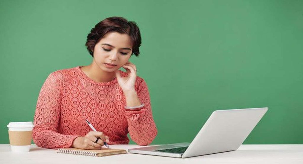 writer producing blog writing services for a Dubai based content writing agency client